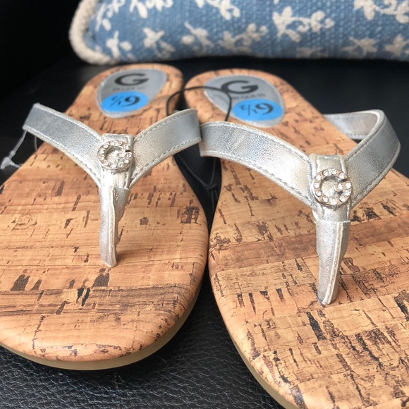 New Authentic Guess sandals - Picture 4 of 6